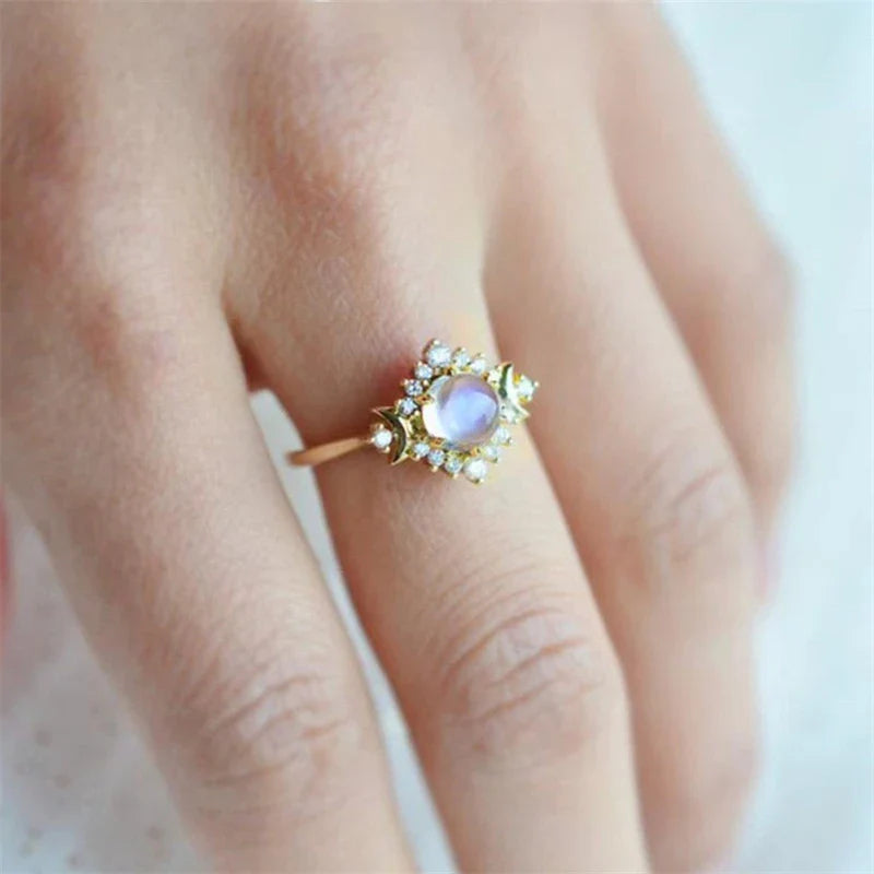 Anillo con piedra de luna y strass