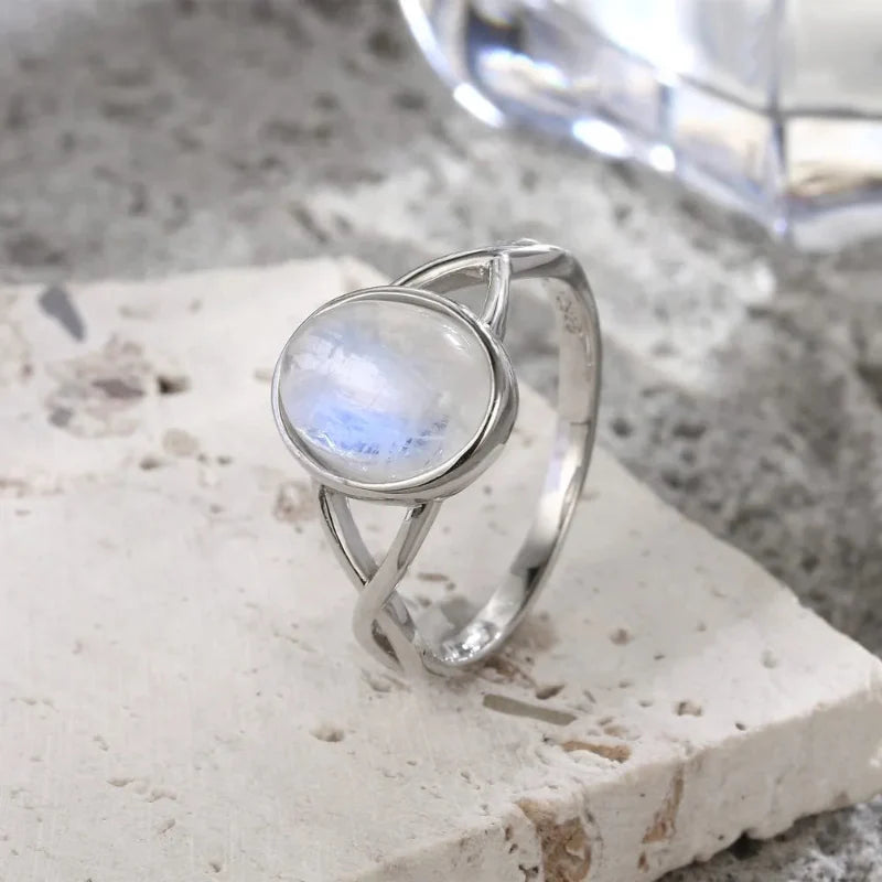 Anillo con Piedra de Luna Fertilidad