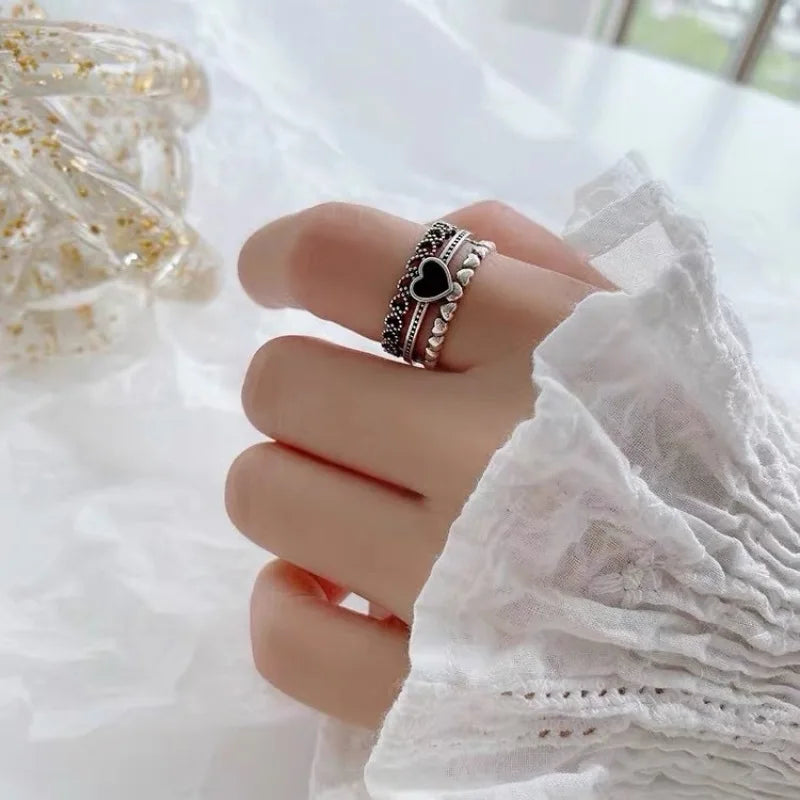 Anillo Plateado Corazón Negro Mujer