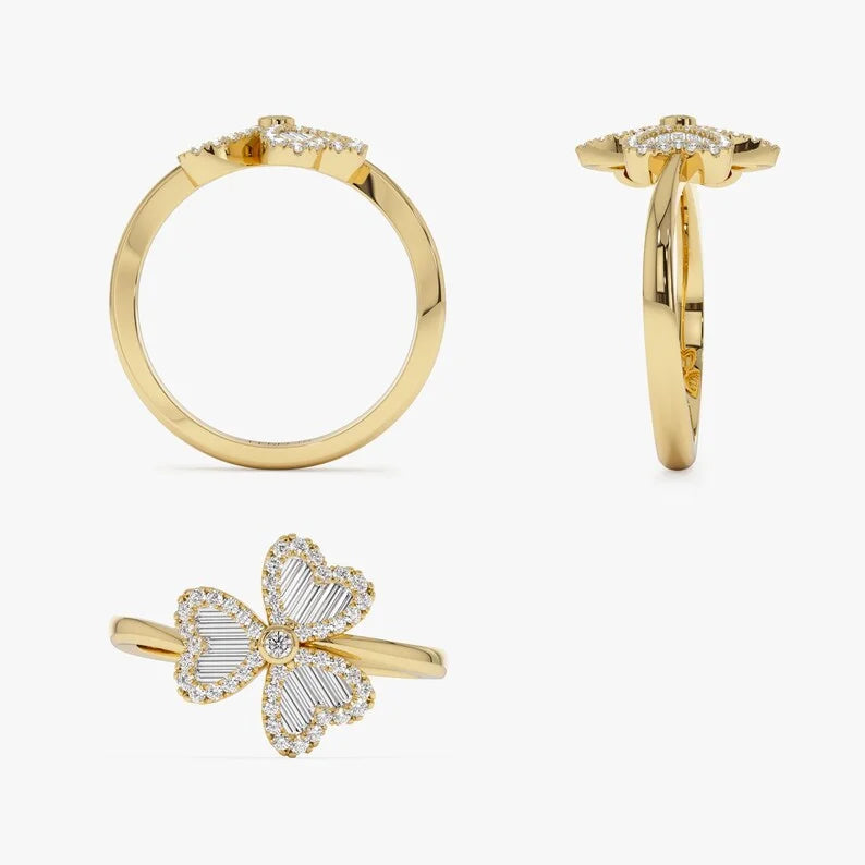 Anillo con Trébol de 3 Hojas en Circonio