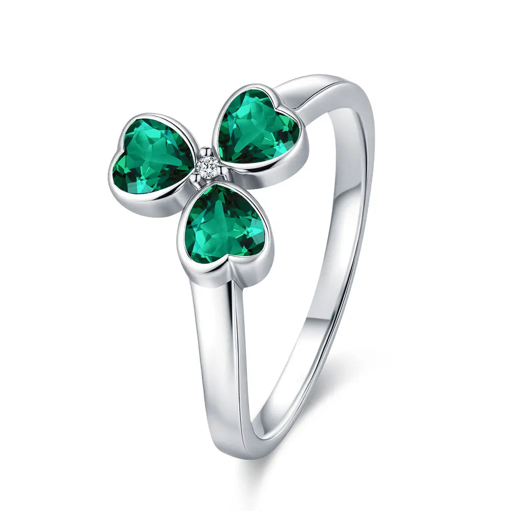 Anillo con Trébol de 3 Hojas en Circonita Verde