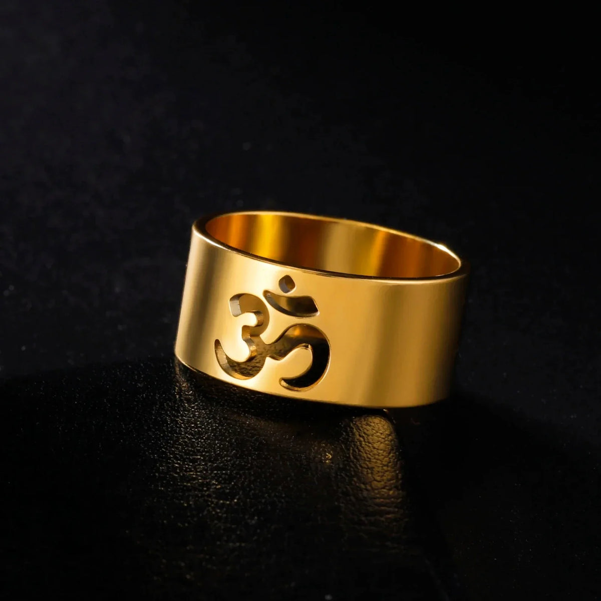 Anillo Budista Om Tibetano oro