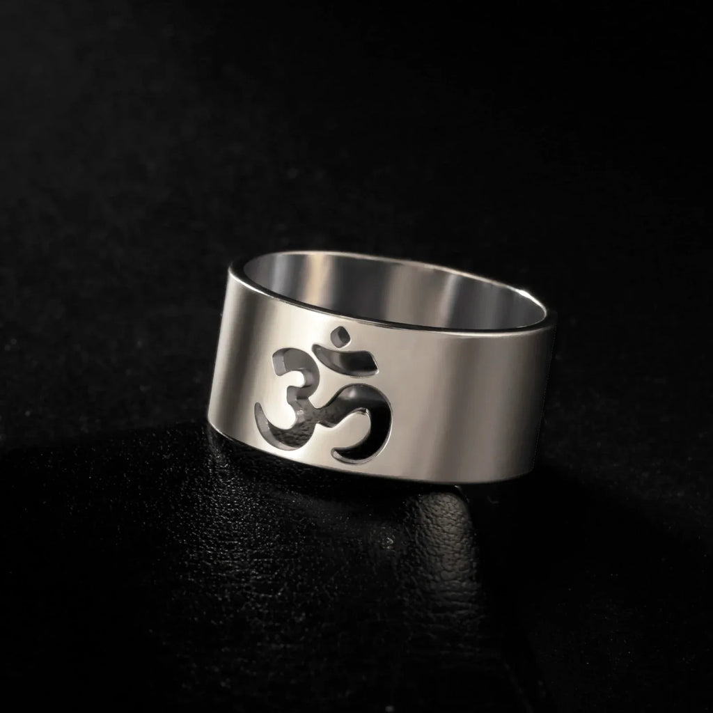 Anillo Budista Om Tibetano plata