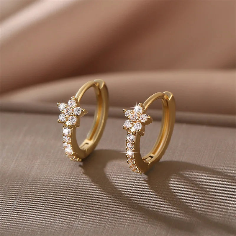 Pendientes Aros Estrellas en Circonio dorado