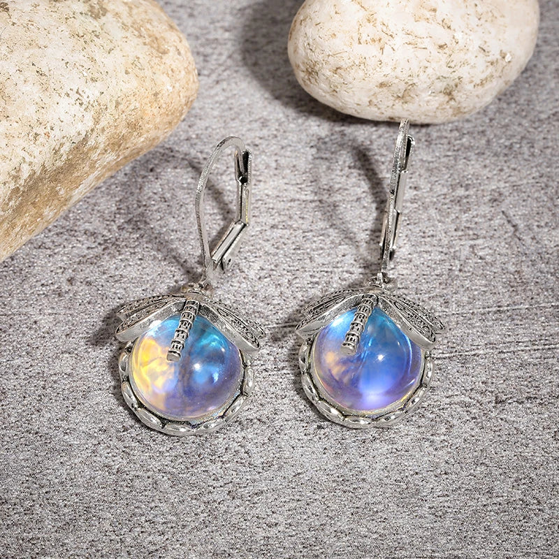 Pendientes Colgantes de Mariposa y Piedra de Luna