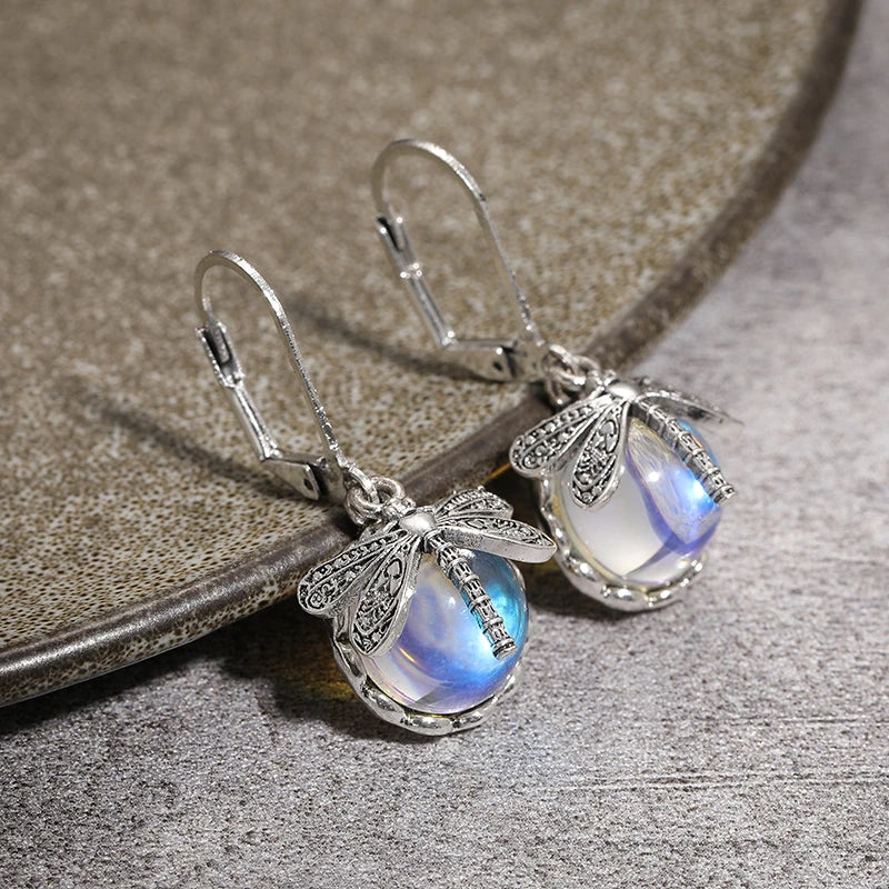 Pendientes Colgantes de Mariposa y Piedra de Luna