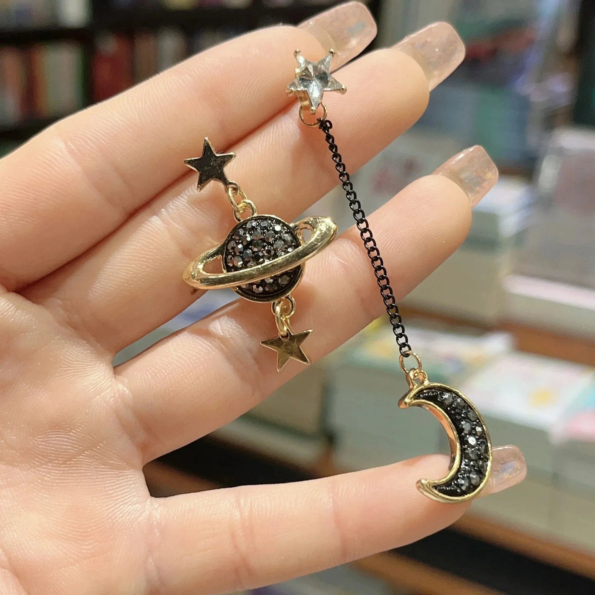 Pendientes Colgantes de Media Luna y Astros