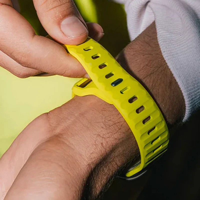 Pulsera Apple Watch de silicona quirúrgica amarilla