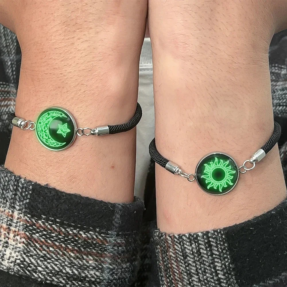 Pulsera con Media Luna y Sol Luminoso negro