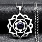 Collar con bonito colgante de flor de loto