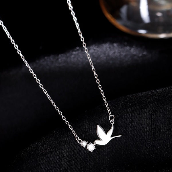 Collar con Colgante de Paloma