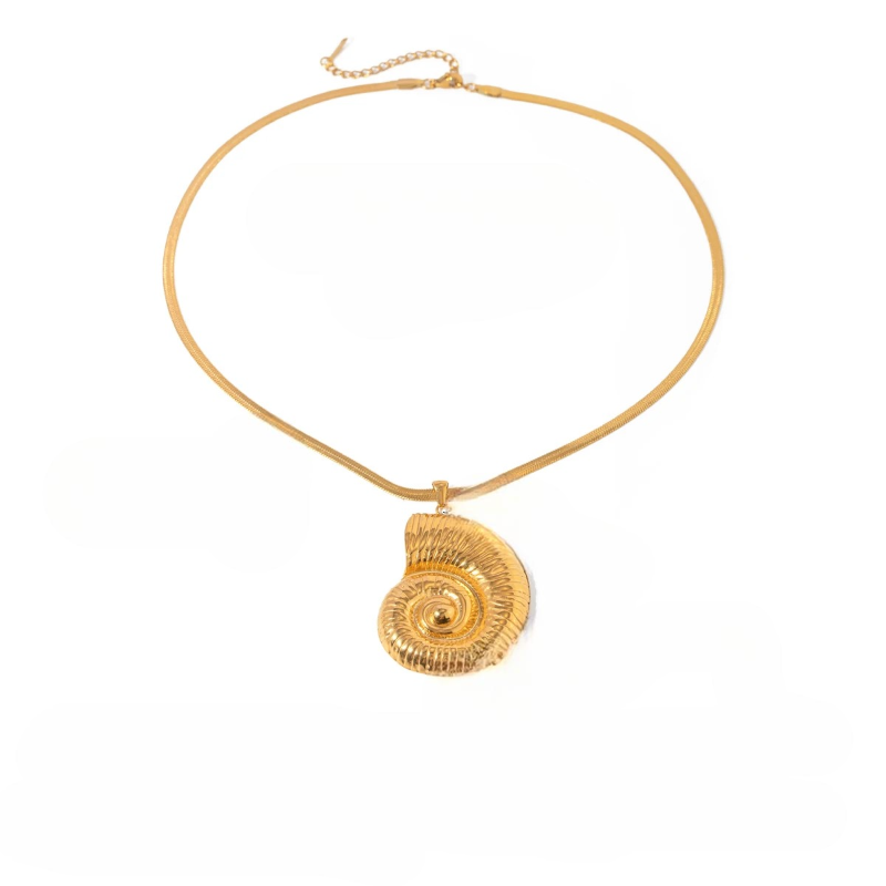 Collar con Colgante de Concha en Espiral