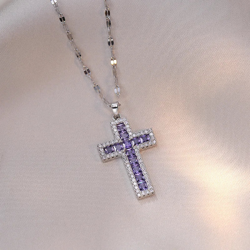 Collar con Colgante Cruz Cristiana en Circonio D