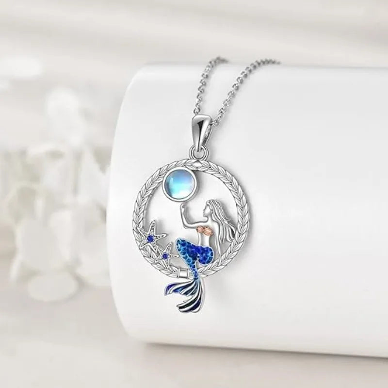 Collar con Colgante de Sirena con Circonita y Piedra de Luna