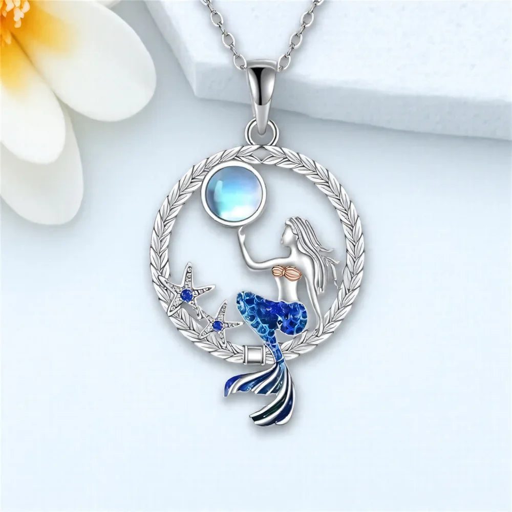 Collar con Colgante de Sirena con Circonita y Piedra de Luna