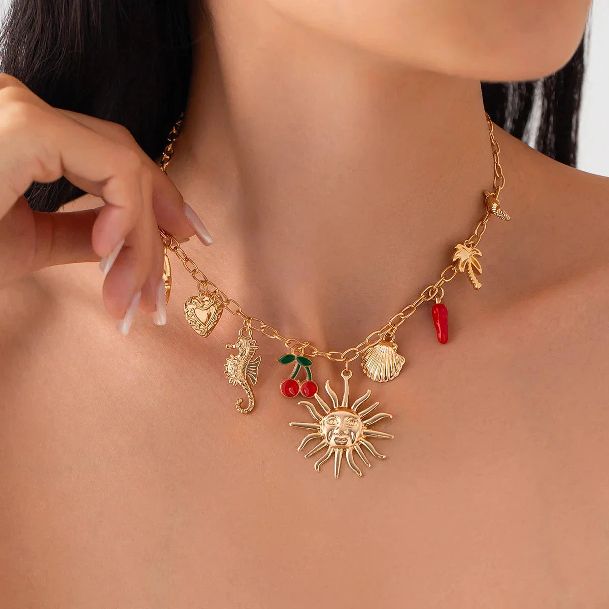 Collar con Colgante de Sol y Conchas 1