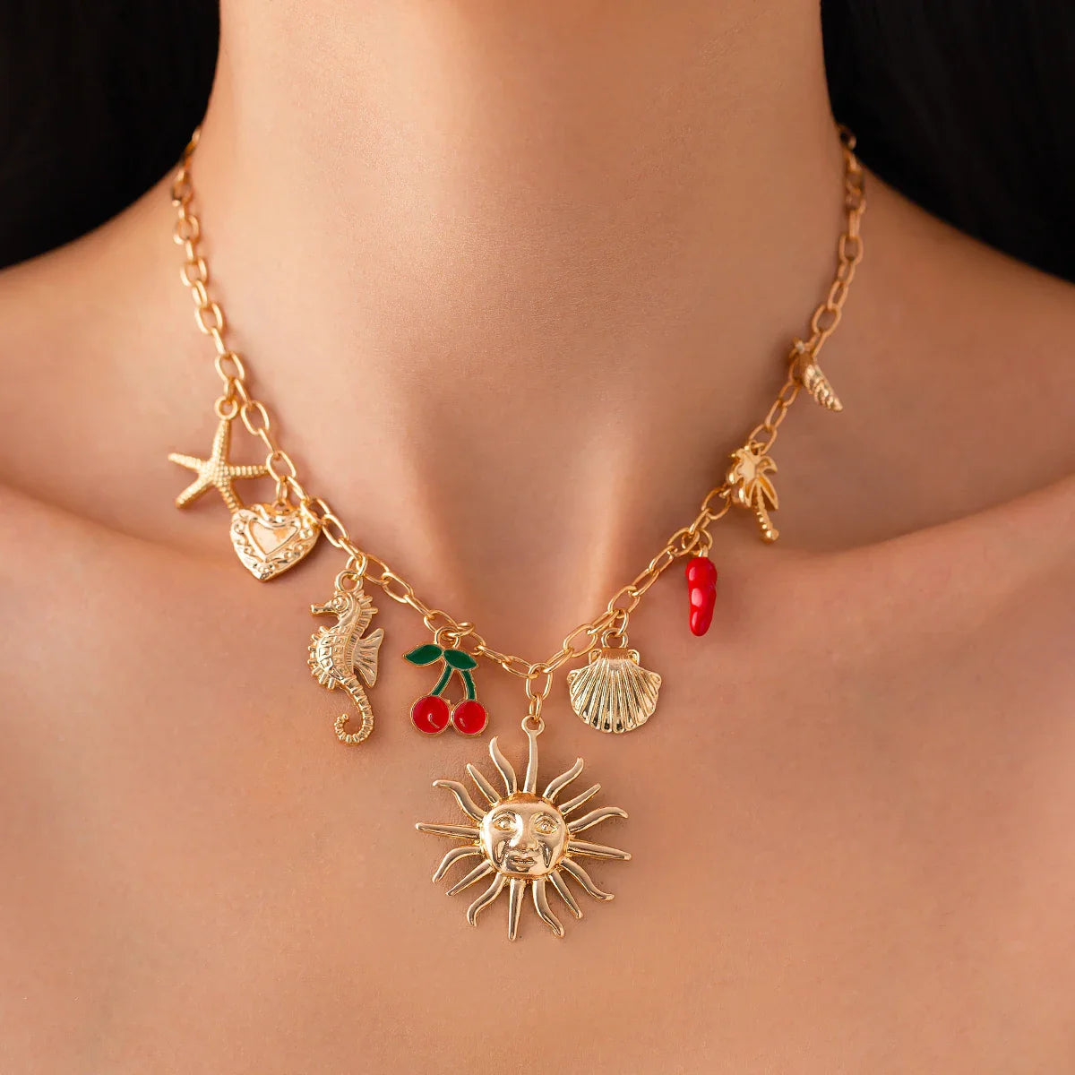Collar con Colgante de Sol y Conchas 1