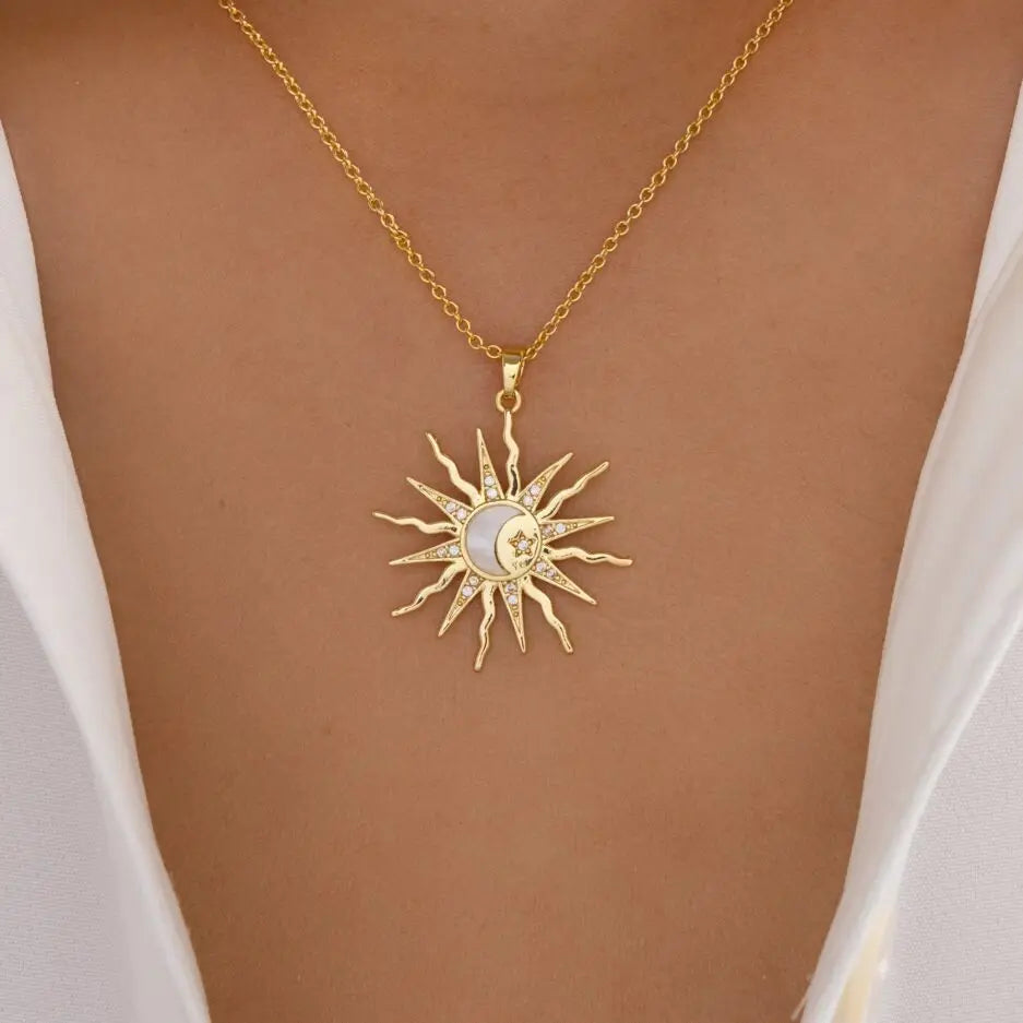 Collar con Encantador Colgante de Sol y Luna