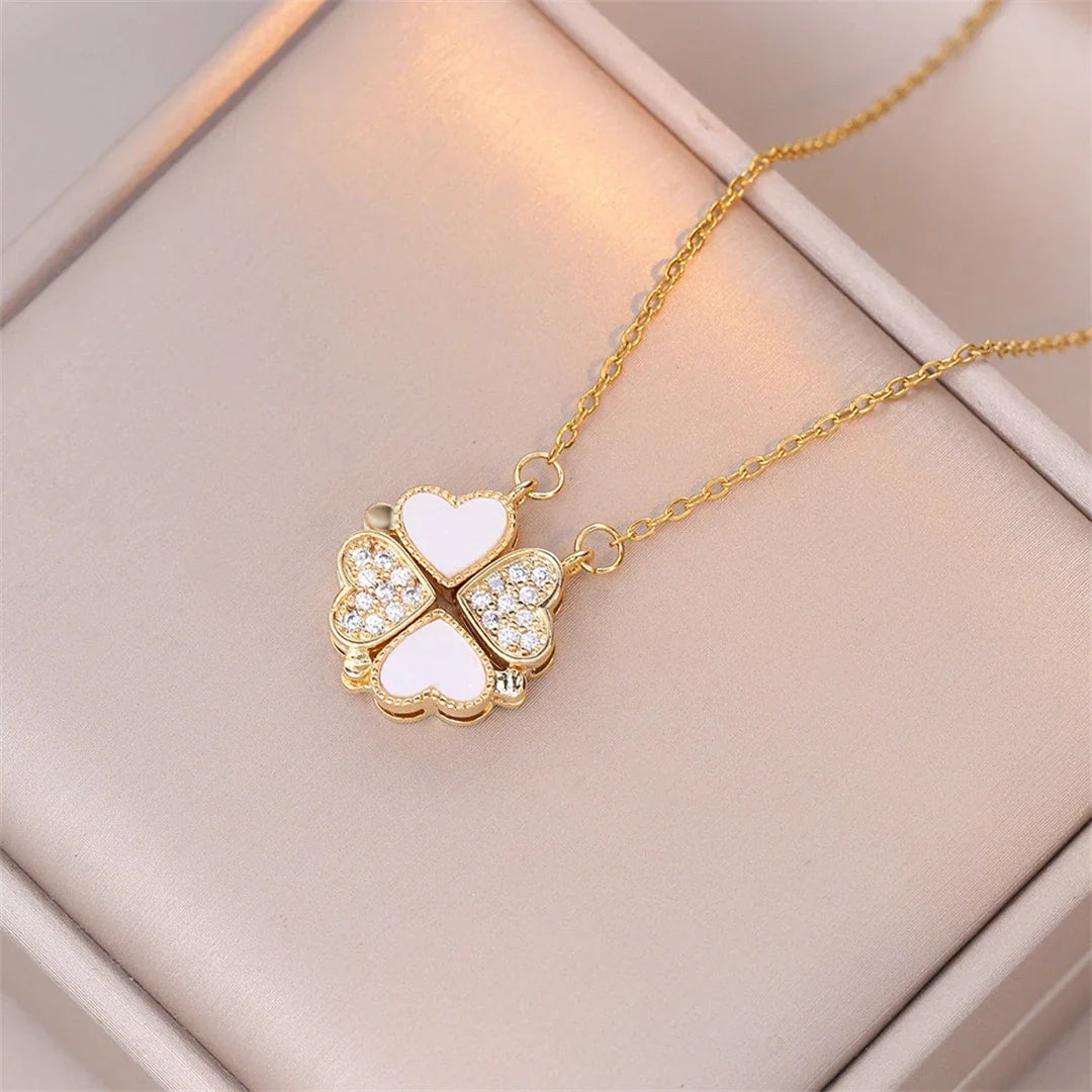Collar con Colgantes de Corazones en Trébol de 4 Hojas oro