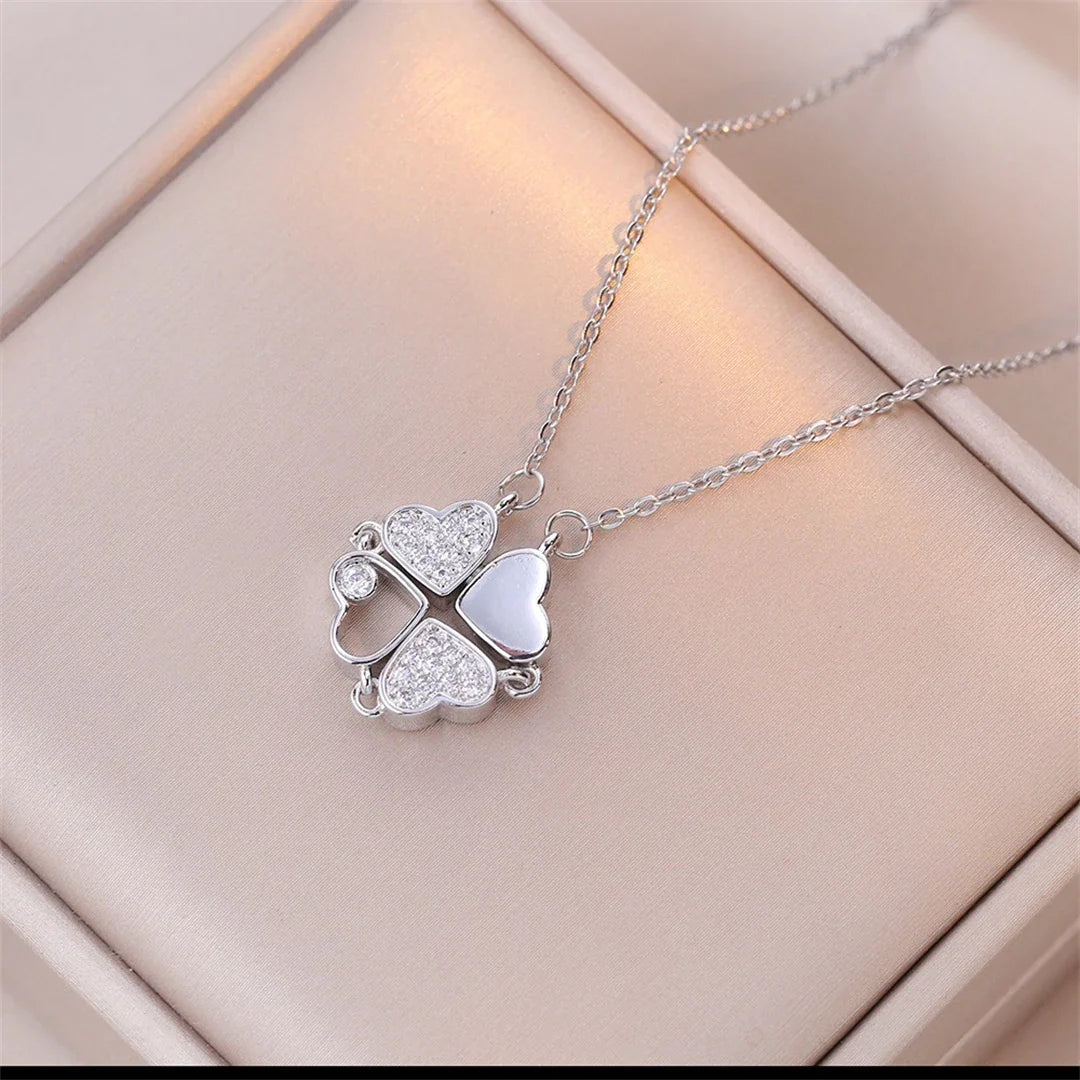 Collar con Colgantes de Corazones en Trébol de 4 Hojas plata