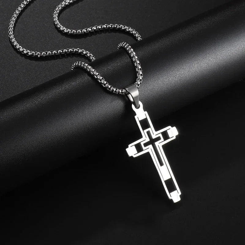 Collar y medallón Cruz de plata
