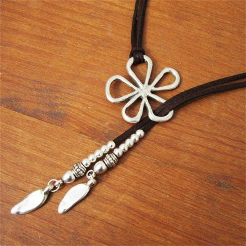 Collar con Colgante de Flor Grande de Estilo Étnico 1