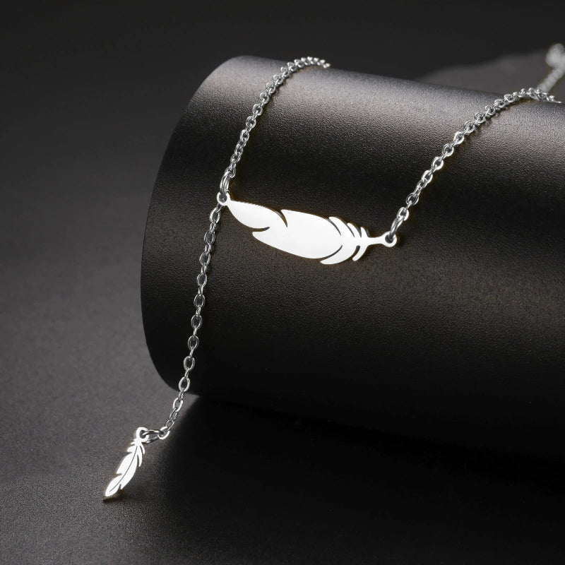 Collar Colgante Pluma Fina estilo a plata