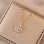 Collar Colgante Flor de Zirconia blanca