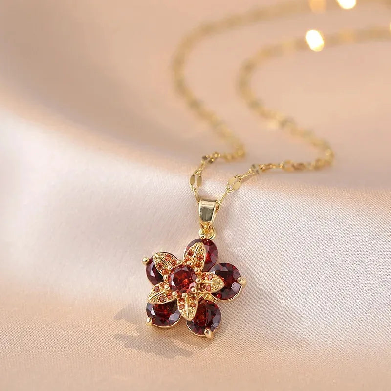 Collar Colgante Flor de Zirconia roja