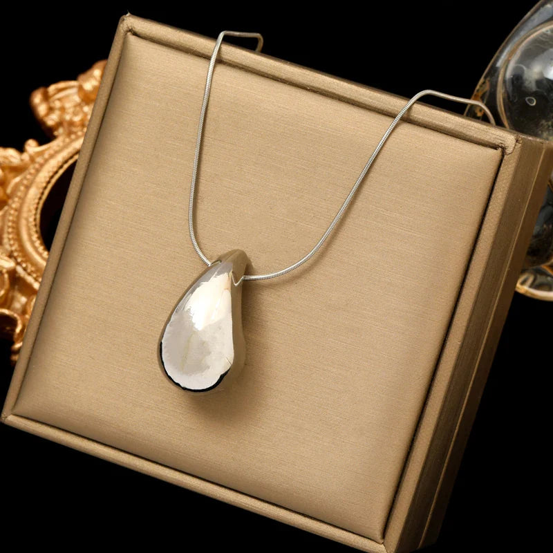 Collar Colgante Gota de Agua plata estilo 1