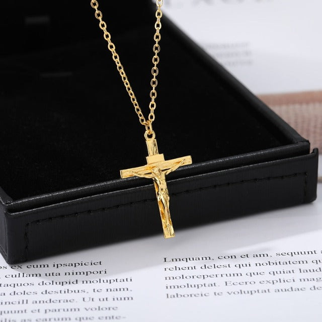 Collar y Colgante Jesús Cristo Cruz Hombre oro