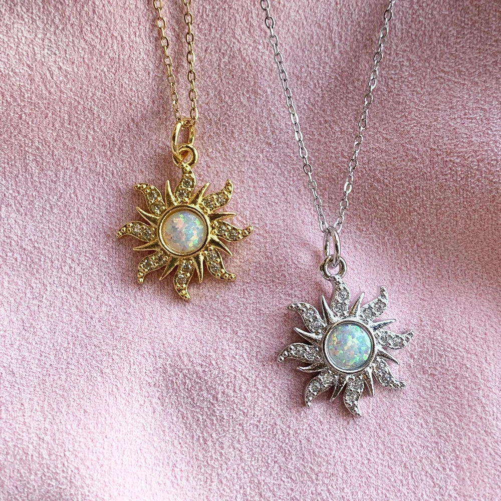 Collar Colgante Sol con Strass plateado
