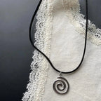 Collar y colgante espiral