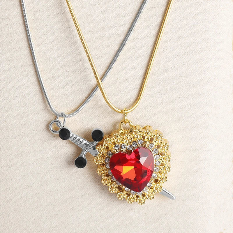 Collares para Parejas Colgante Corazón y Espada 3